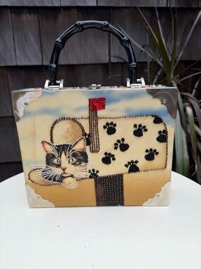 Unique purse cigar box style cat in mailbox  theme rhinestones handle lined.